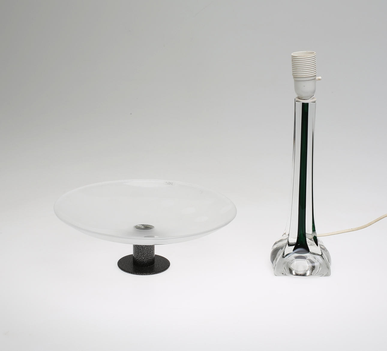 KONSTGLAS, 2 delar, Nybro samt Flygsfors.