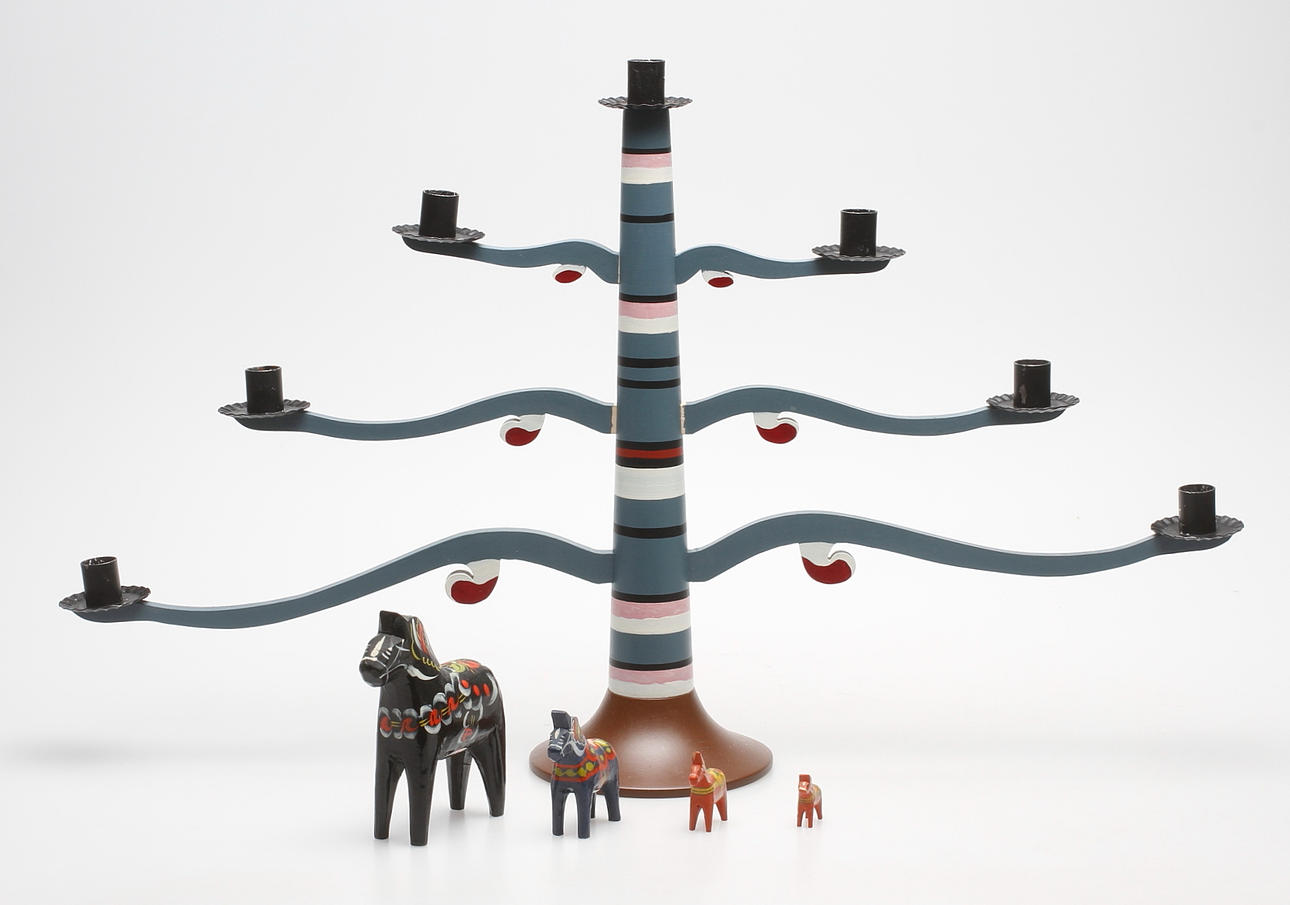 SKATELÖV STAKE samt DALAHÄSTAR, 4 st.