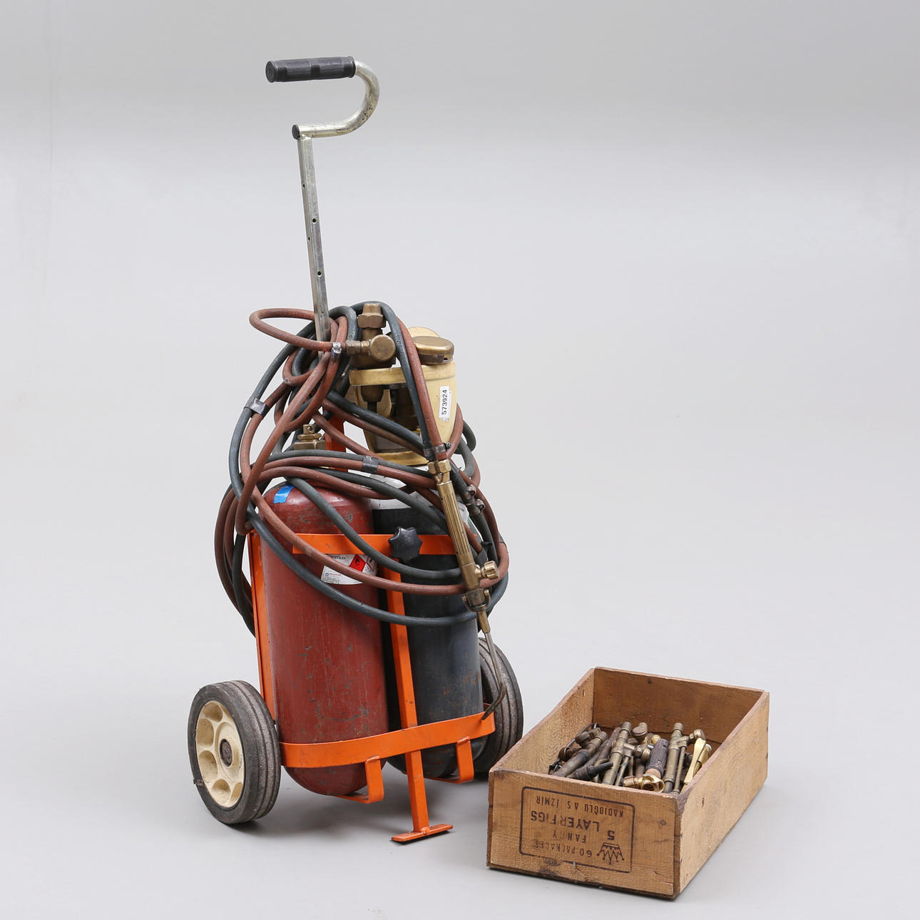 HITSAUSLAITTEET, asetyleeni/happi, 5 litran pullot ja suuttimet.