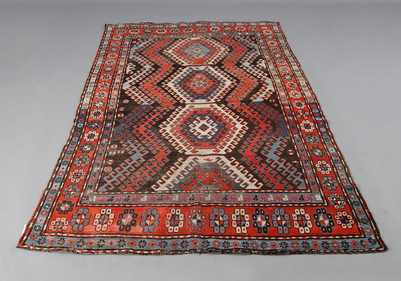 MATTA, kaukasisk, antik, 240x152 cm.