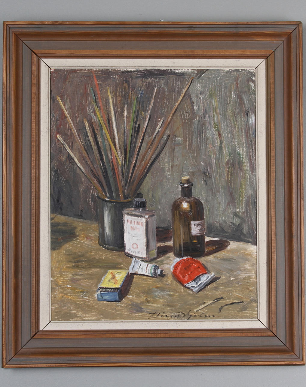 BIRGER HJELM. Stilleben ateljéinteriör. Olja på pannå, signerad.