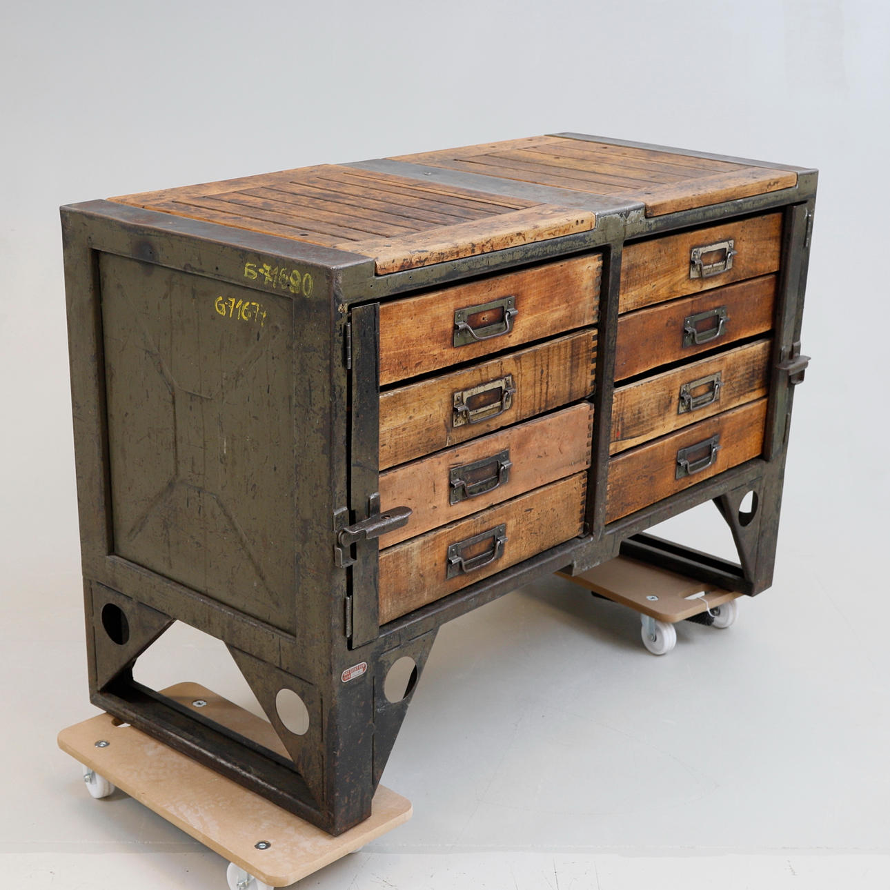 WORKBENCH, with Hurts, 20th century.