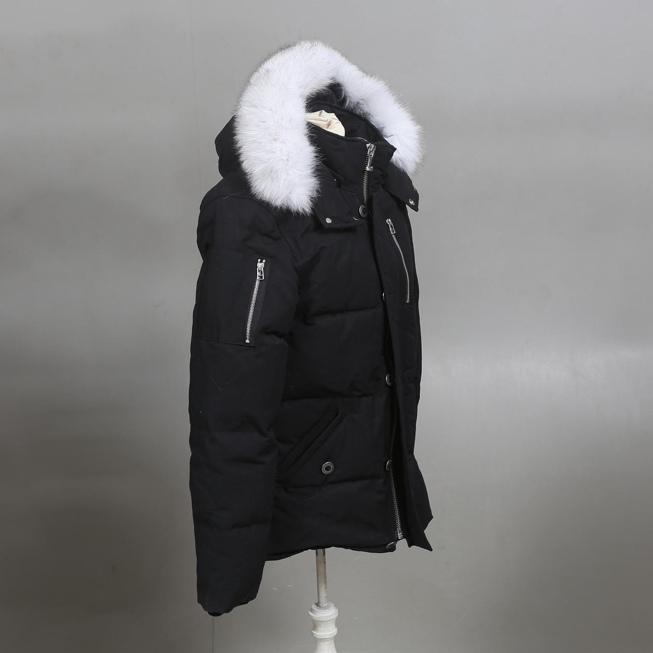 JACKA, Moose Knuckles.