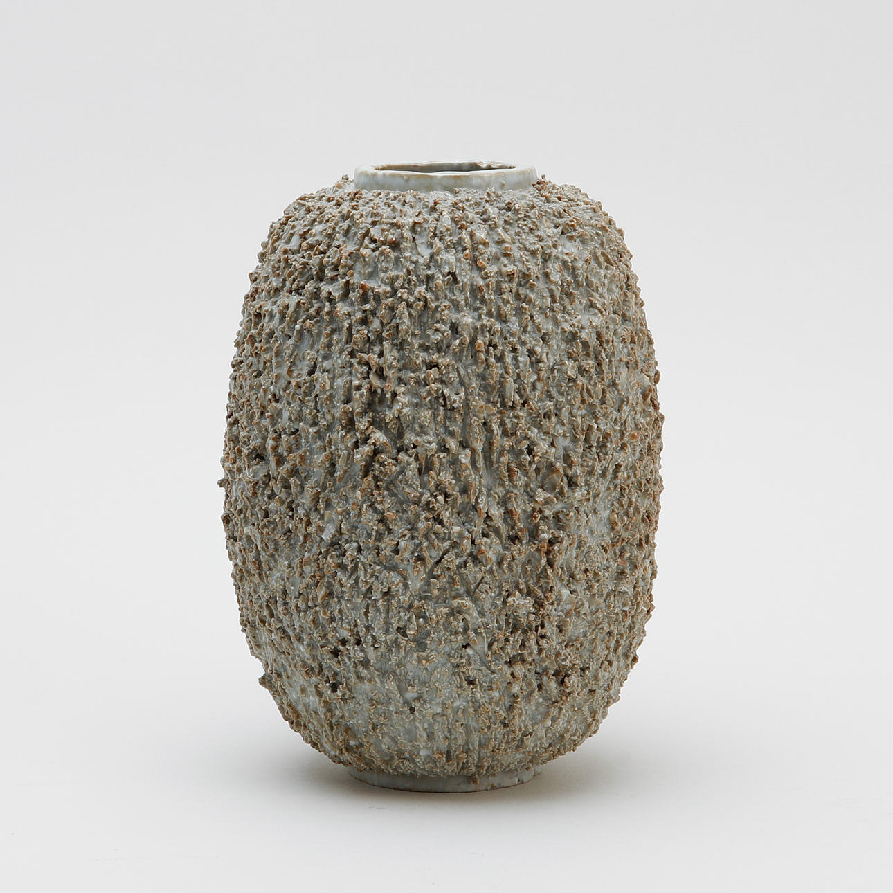 GUNNAR NYLUND. Vase, sogenannte "Igelvase", Schamottesteinzeug, Rörstrand.