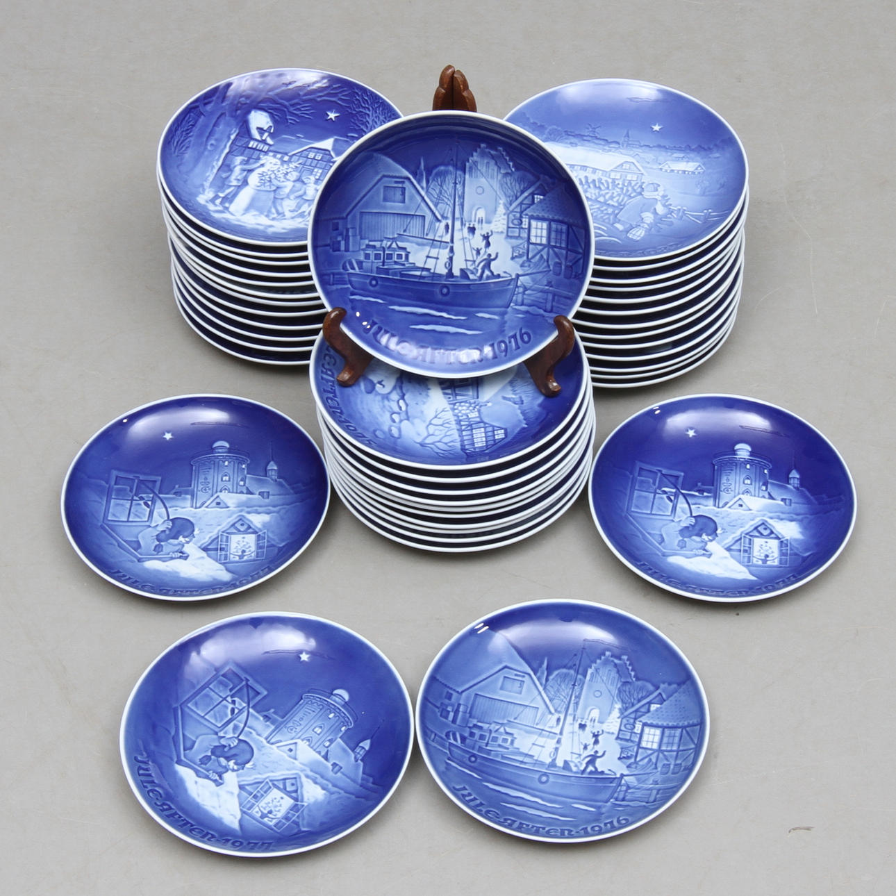 JULTALLRIKAR, 40 st, porslin, Bing & Gröndahl, 1960-1980tal.