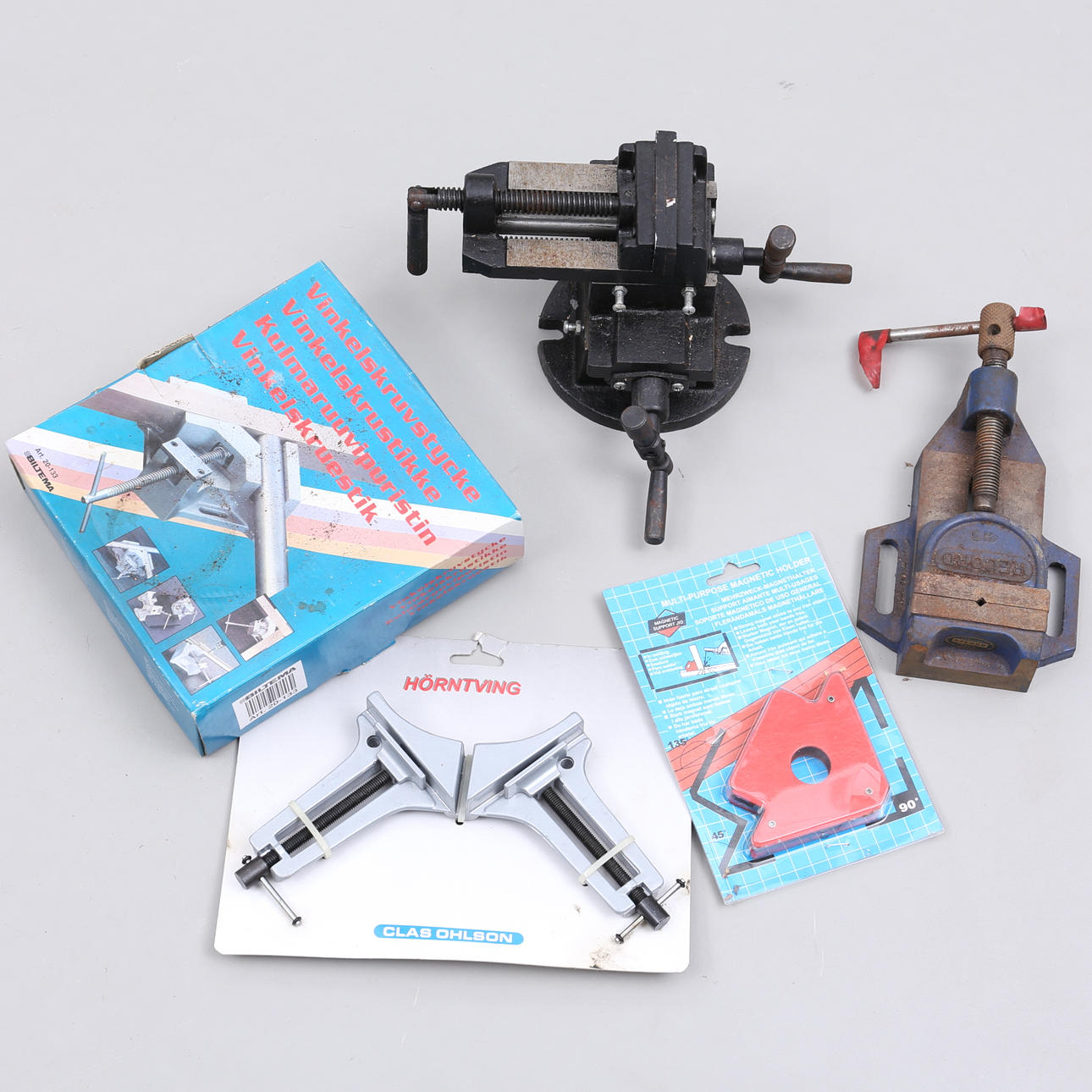 SKRUVSTYCKEN, HÖRNTVING SAMT MAGNET, 2000-tal.