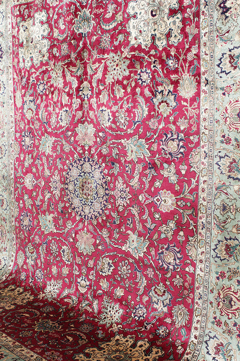 MATTA, Persisk, Täbriz (fine), 375 x 292 cm.