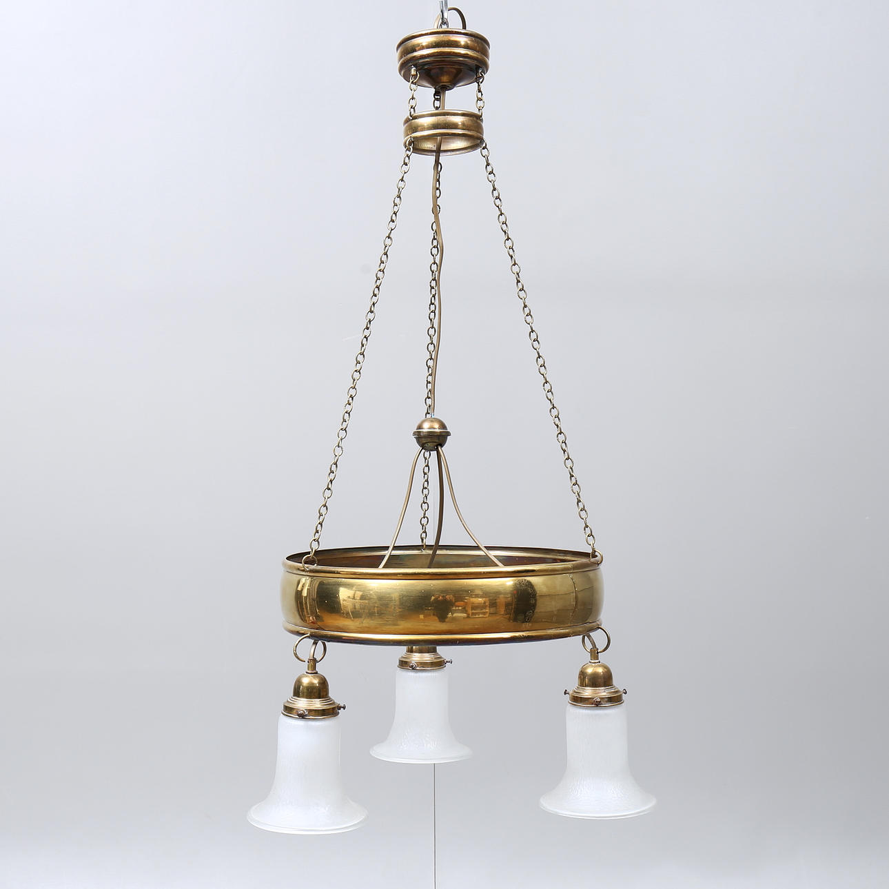 TAKKRONA, mässing med glaskupor, 1900-talets början.