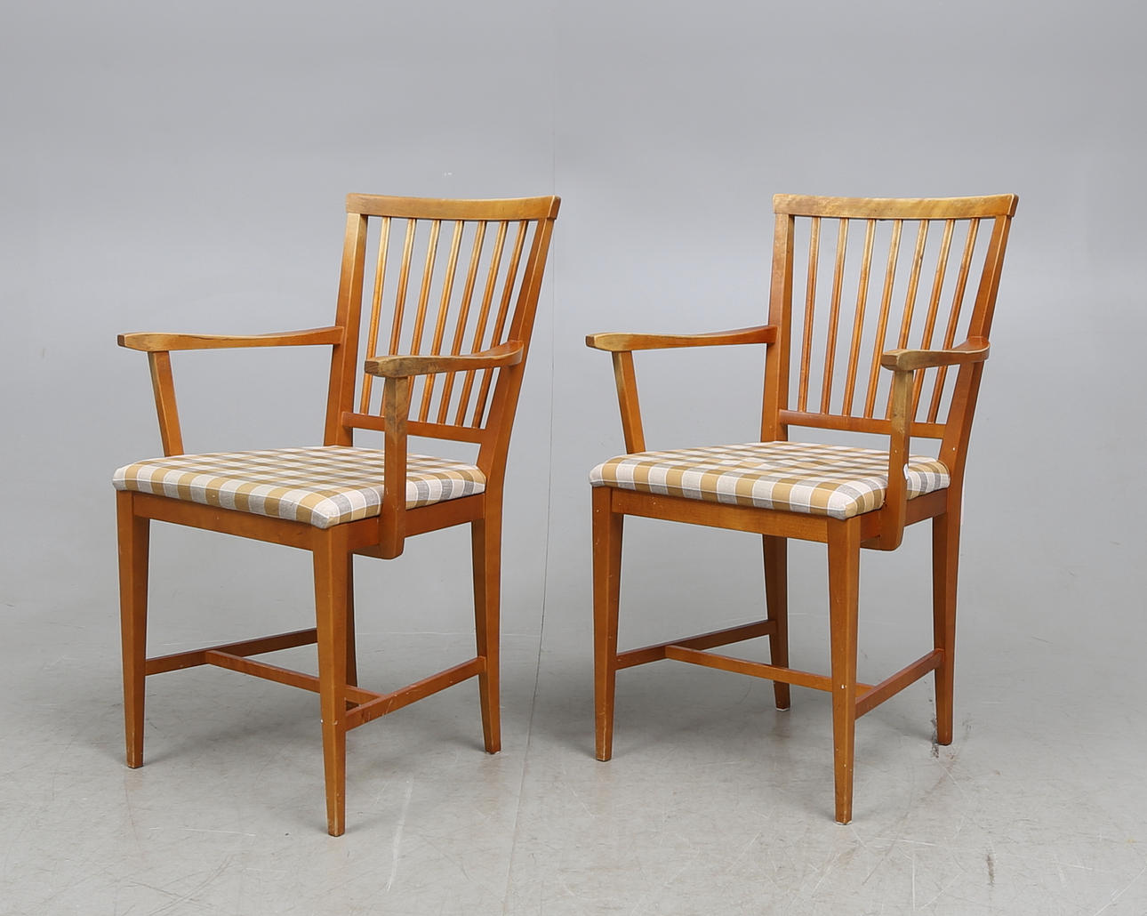 KARMSTOLAR, ett par, "Vardags", Carl Malmsten, Stolab 1996.