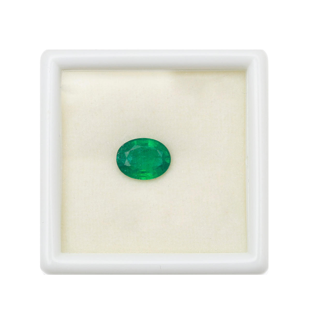 Kiinnittämätön smaragdi.