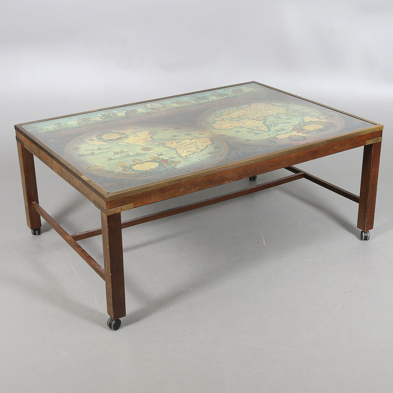 SOFFBORD med KARTA, engelsk stil. 1900-talets andra hälft.
