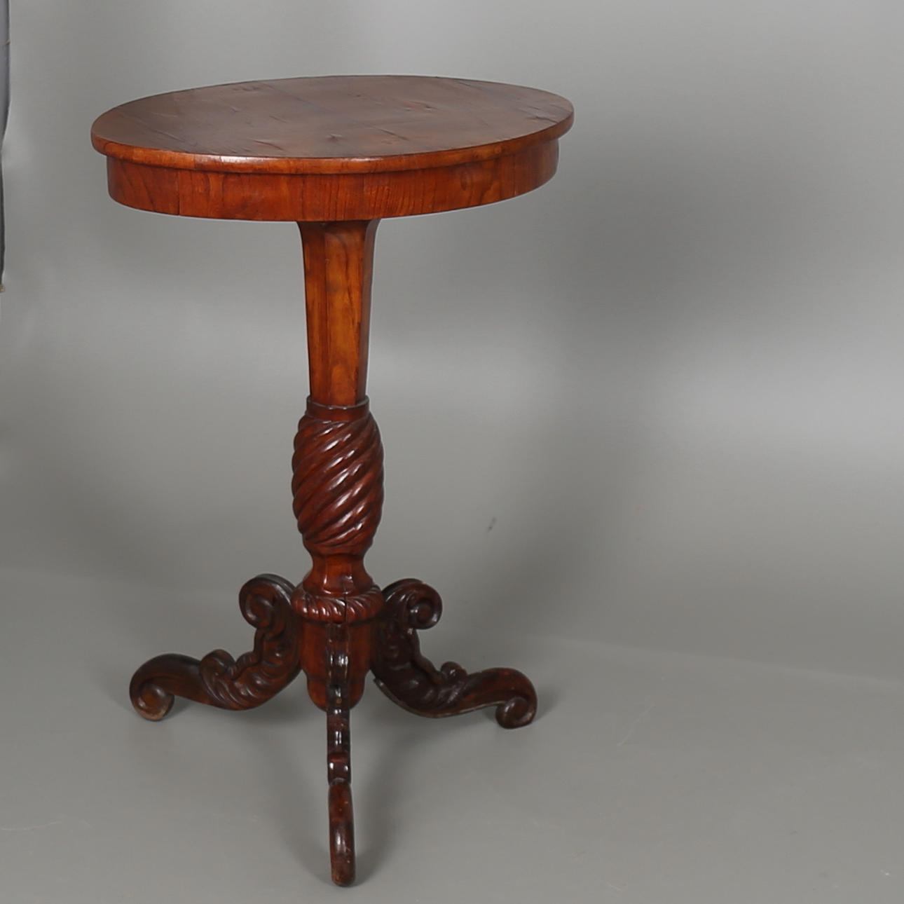 PELARBORD i lövträ, nyrokoko, 1800-talets senare hälft.