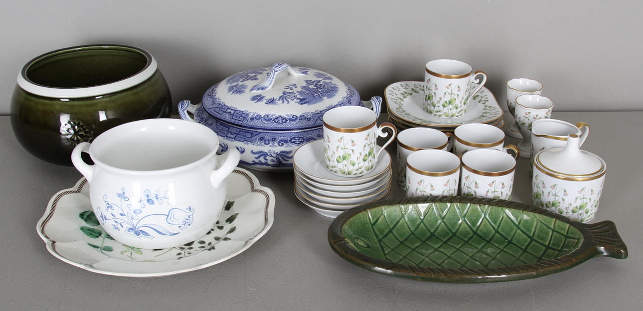 KERAMIKFÖREMÅL, ca 25 delar, bl.a. Hackefors, Gefle, Gustavsberg. 1900-tal.