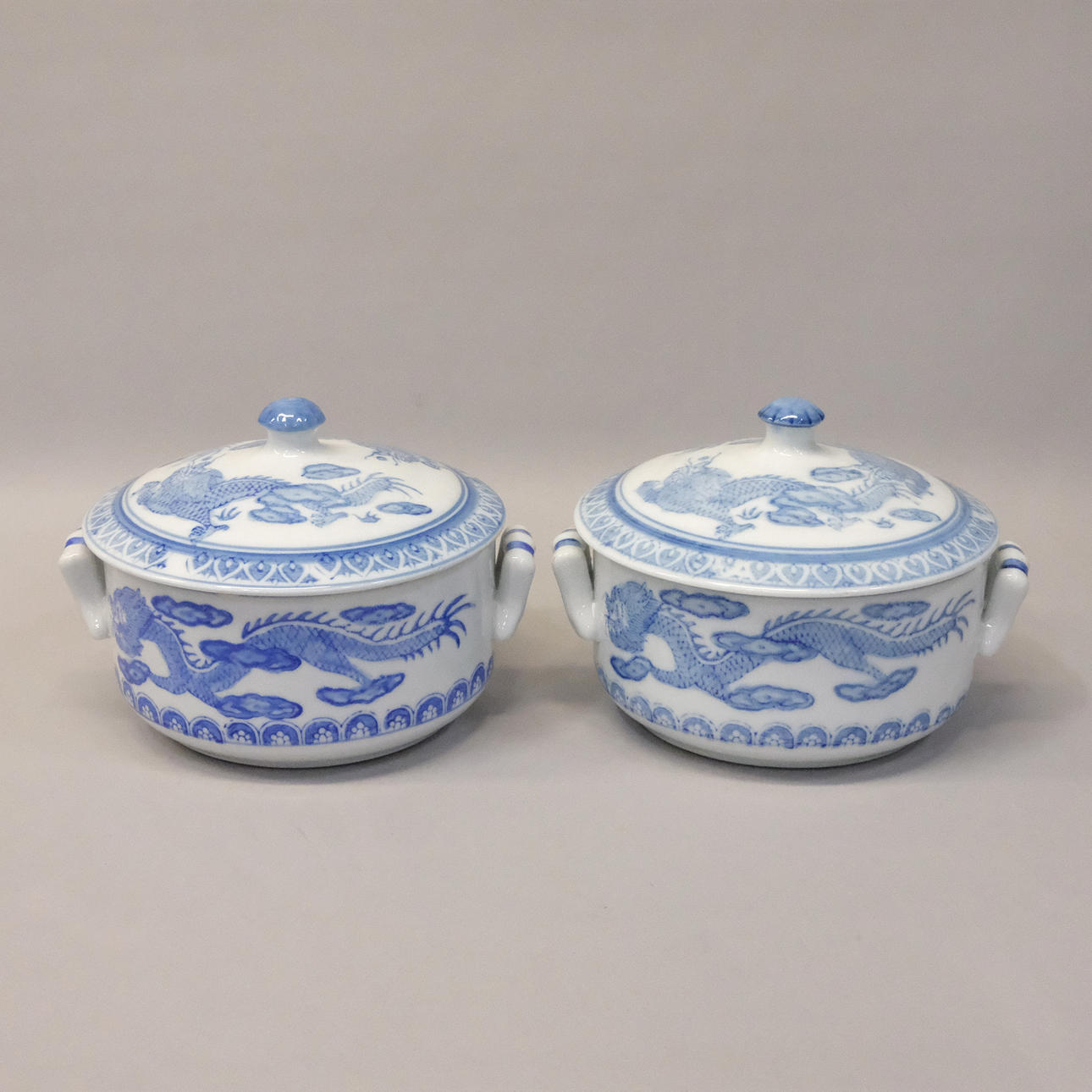 TVÅ TERRINER KINA, 1900TAL.