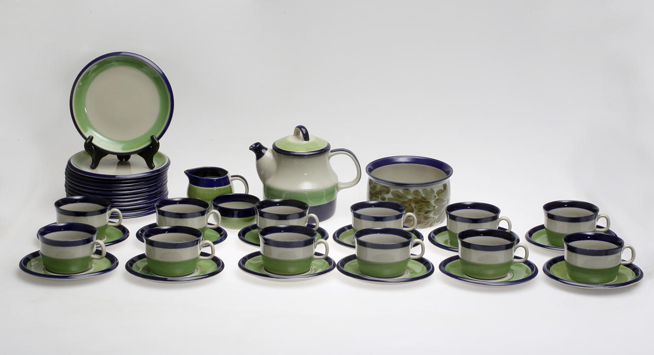 TESERVIS samt KAROTT, 40 delar, "Lotta" Marianne Westman, Rörstrand.