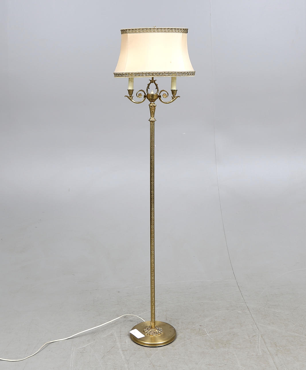 GOLVLAMPA, mässing, 1900-tal.