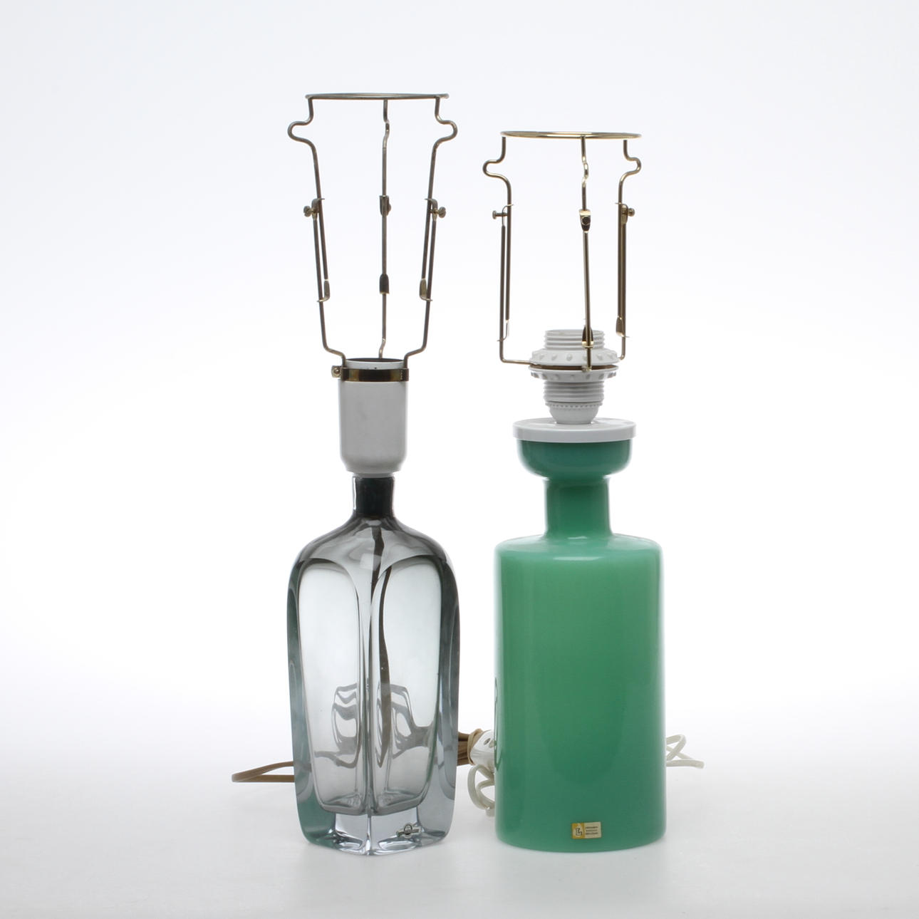 BORDSLAMPOR, 2 st, glas, Lindshammar och Strömbergshyttan.