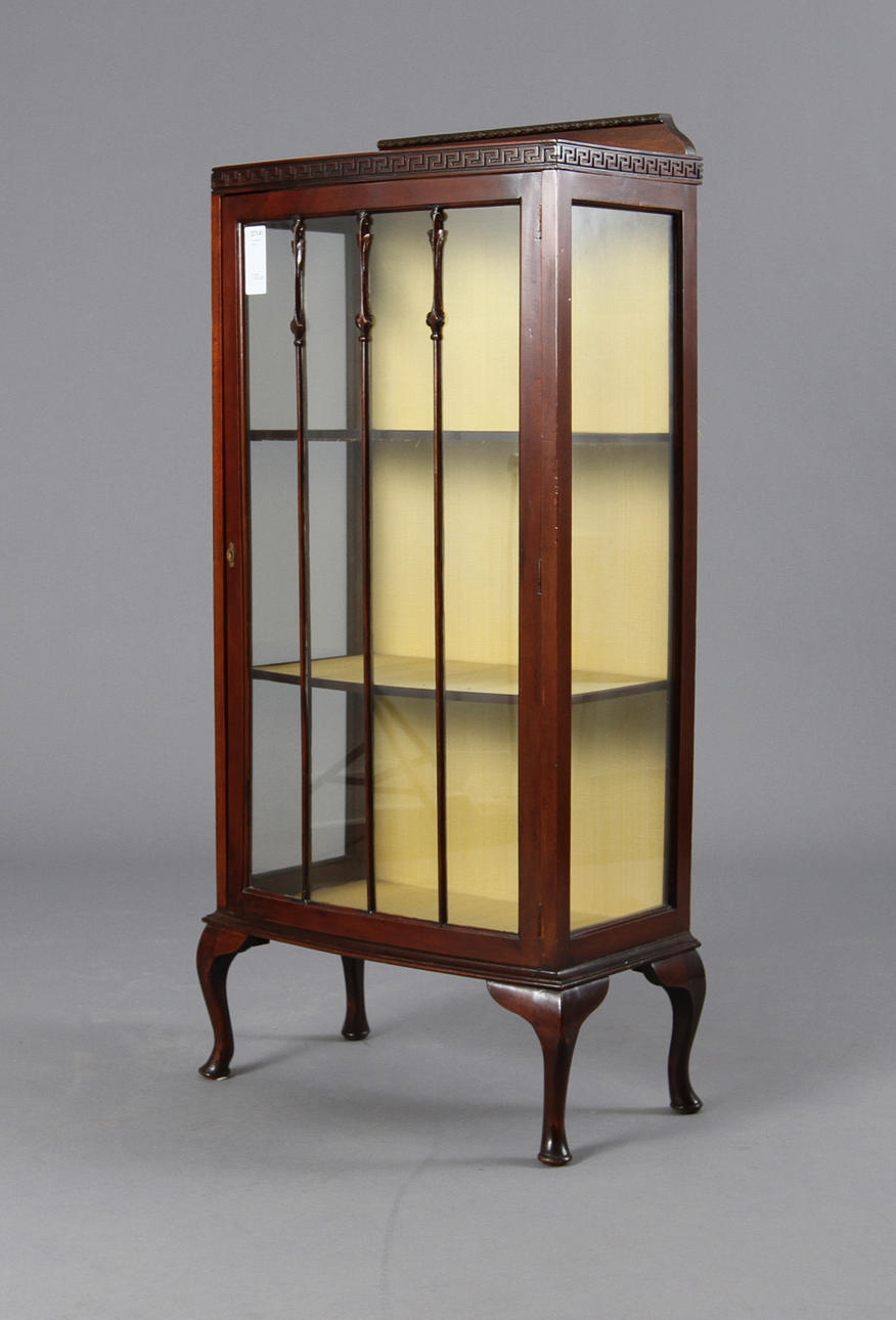 VITRINSKÅP, 1900-tal.