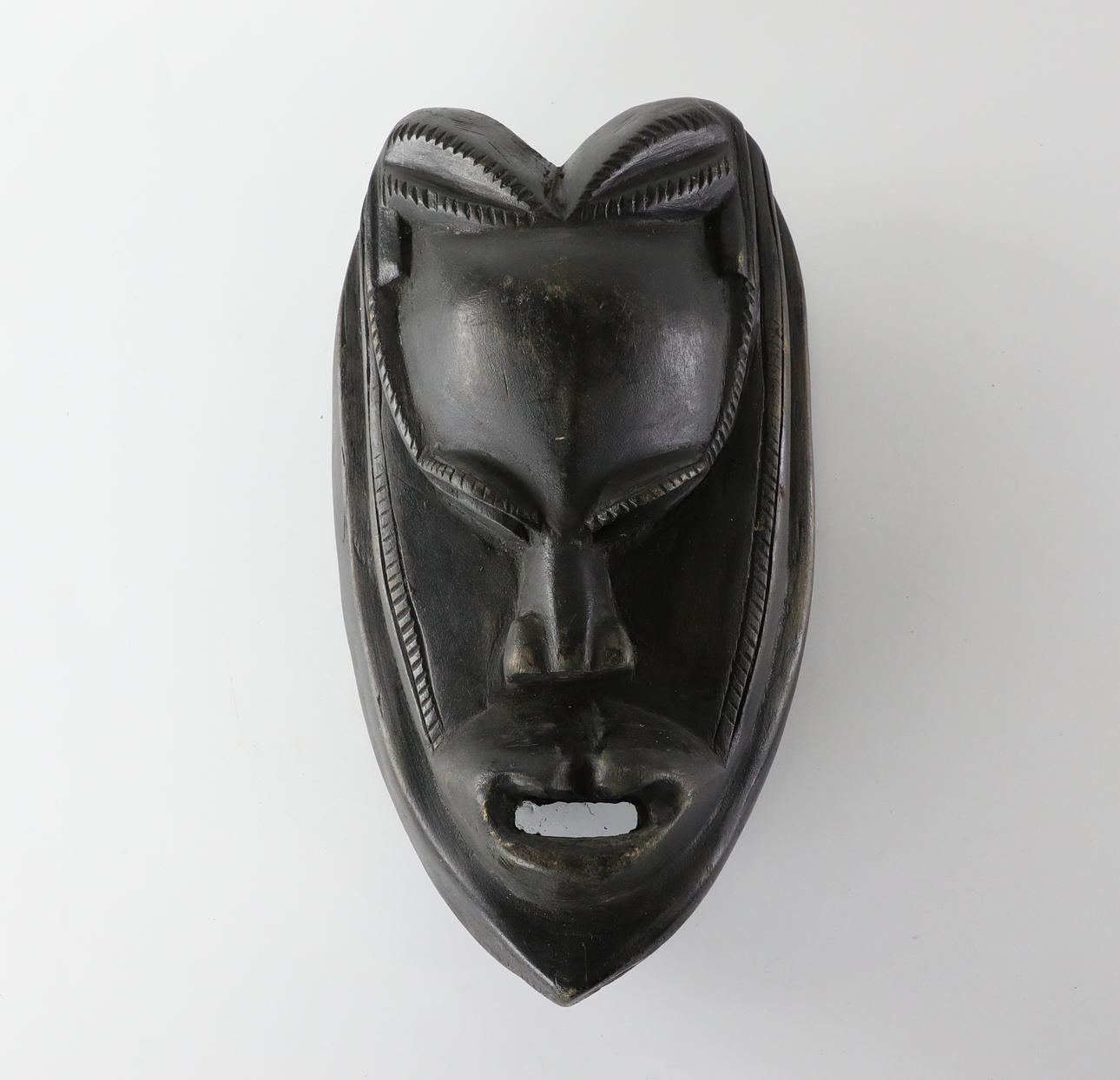 ORM, træ, Afrika. 20. århundrede.