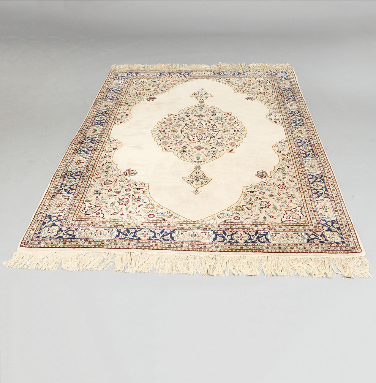 ORIENTALISK MATTA, 272 x 185 cm.