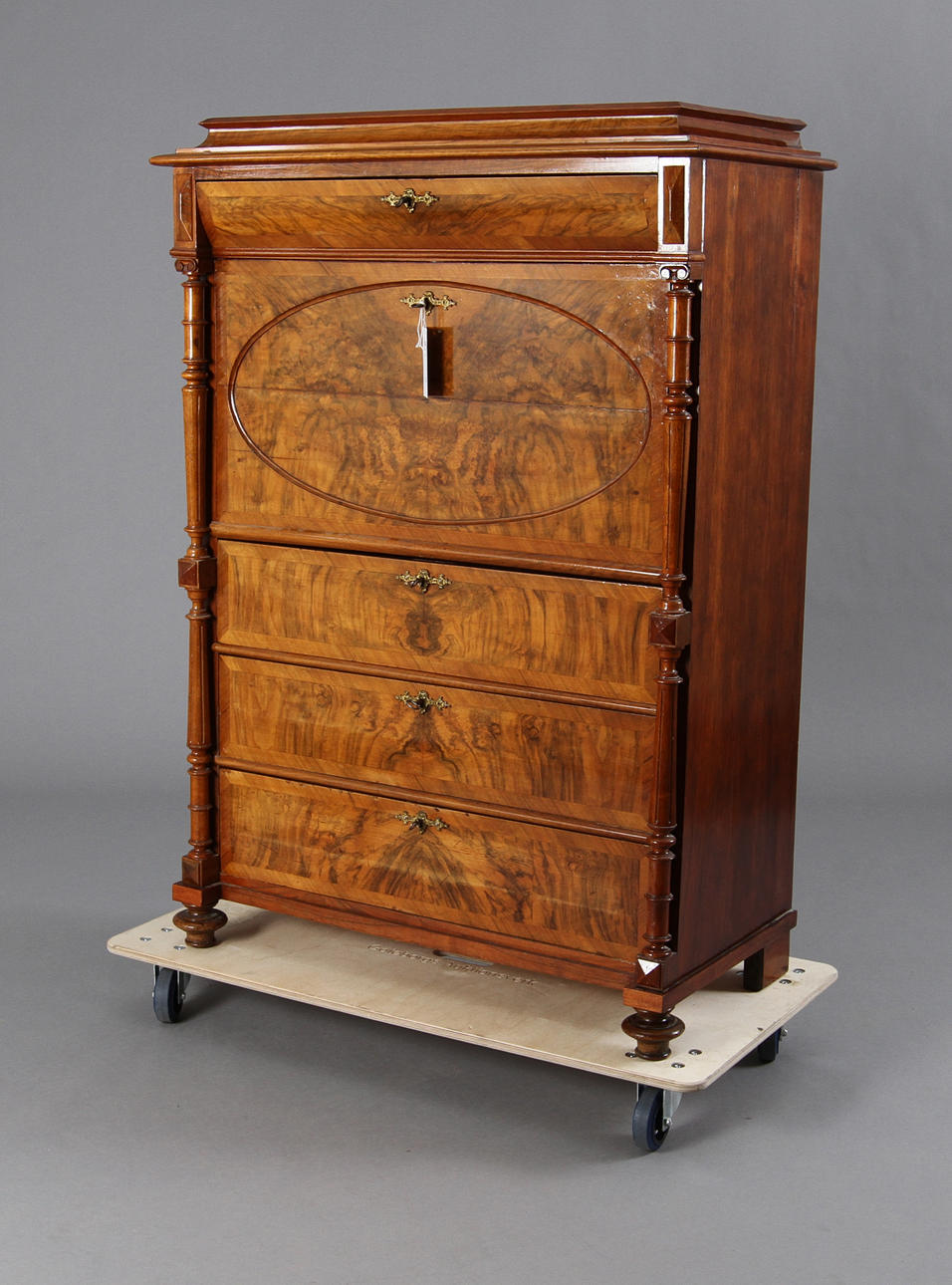 CHIFFONJÉ, nyrännessans, 1800-talets slut.