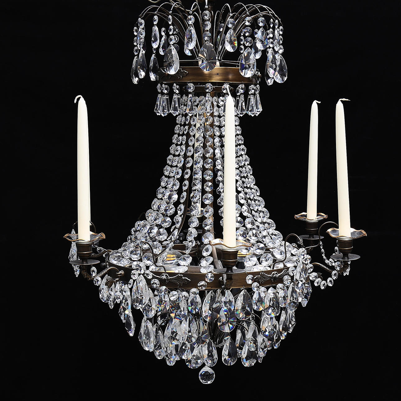 LJUSKRONA, gustaviansk stil, 1900-tal. Höjd ca 68 cm. Belysning ...