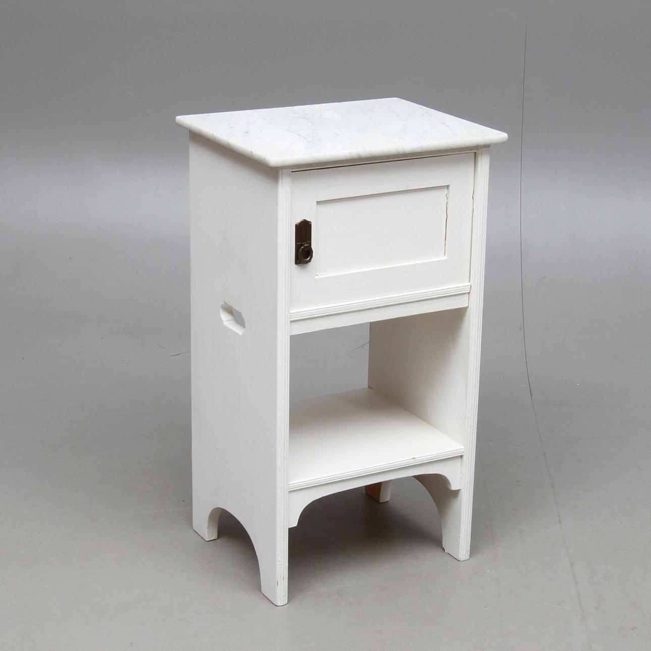 SÄNGBORD, med stenskiva, 1900-talets första hälft.