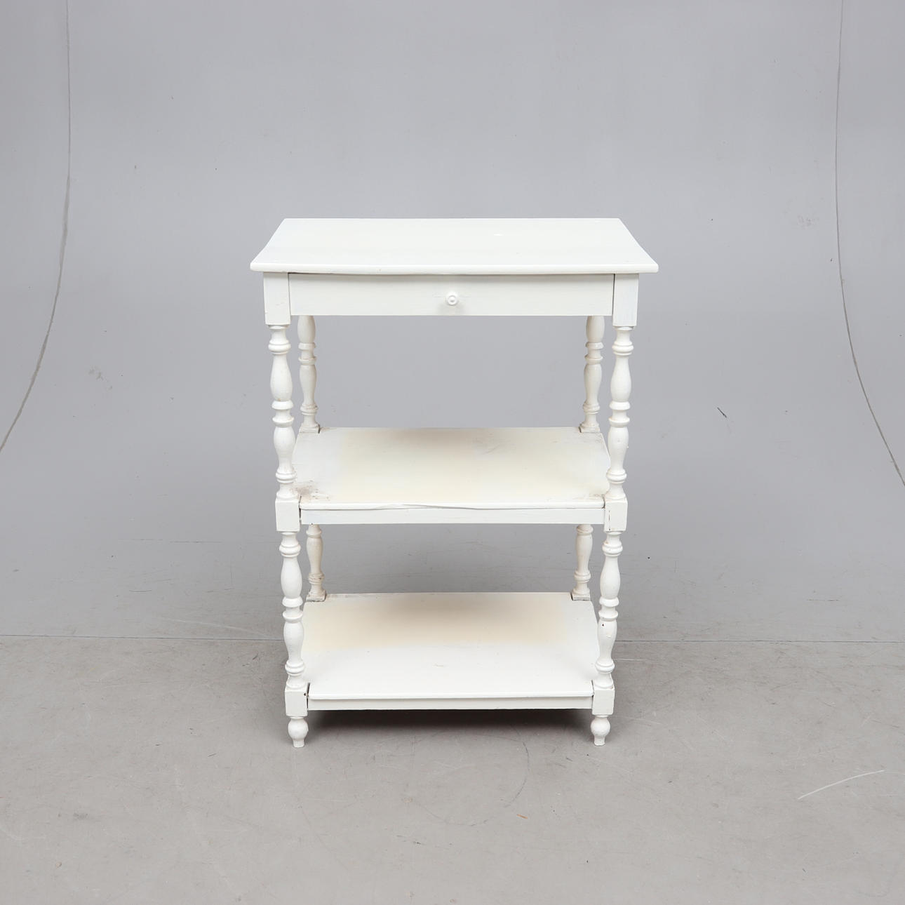 SÄNGBORD, 1900-talets första hälft.