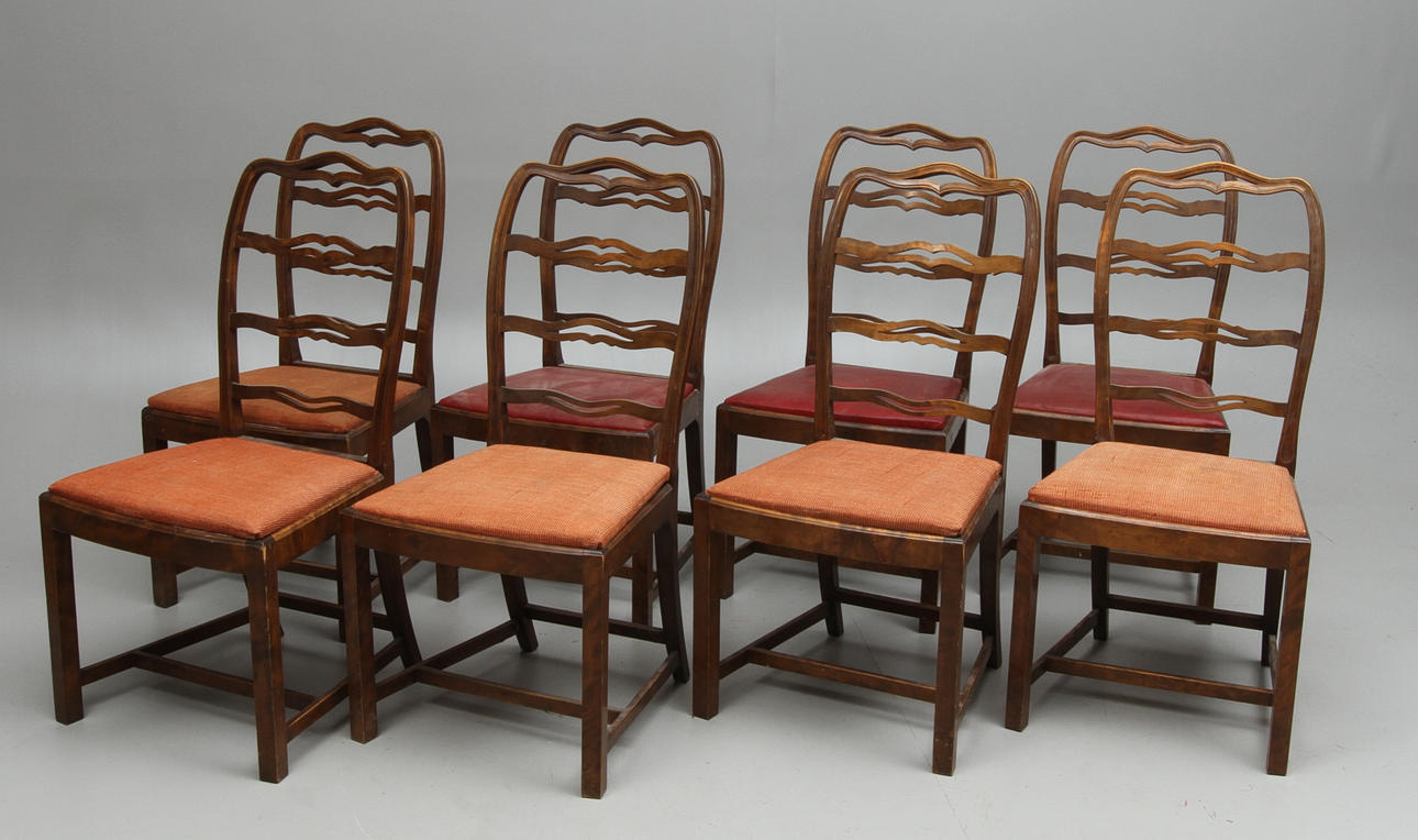 STOLAR, 8 st, så kallade "skrattstolar", 1900-talets första hälft.