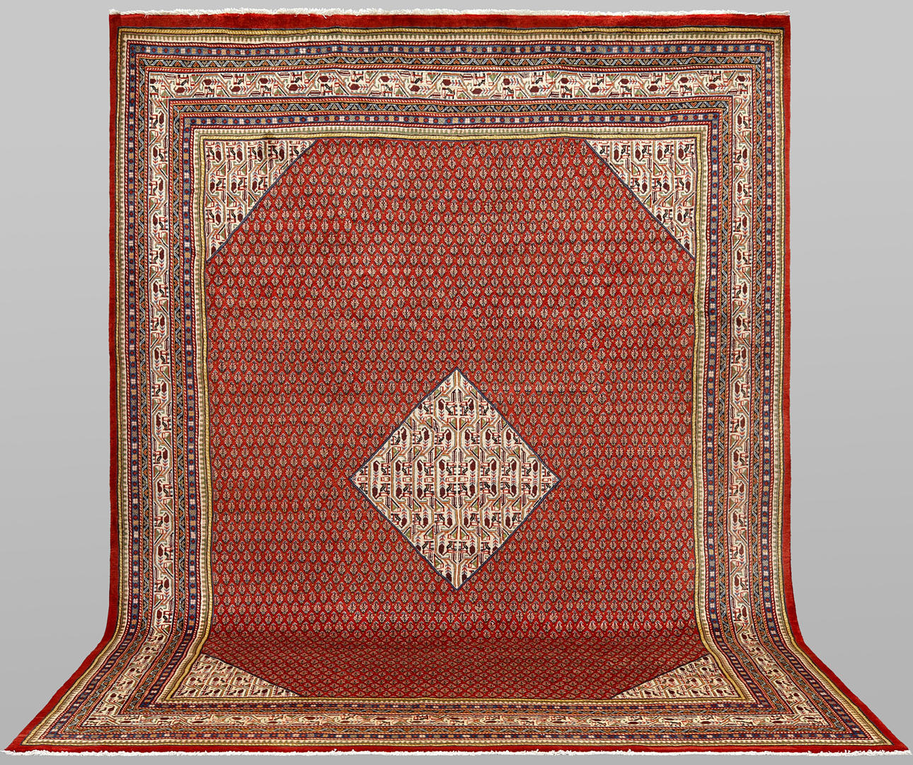 MATTA, saruk - mir. Ca 348 x 261 cm.