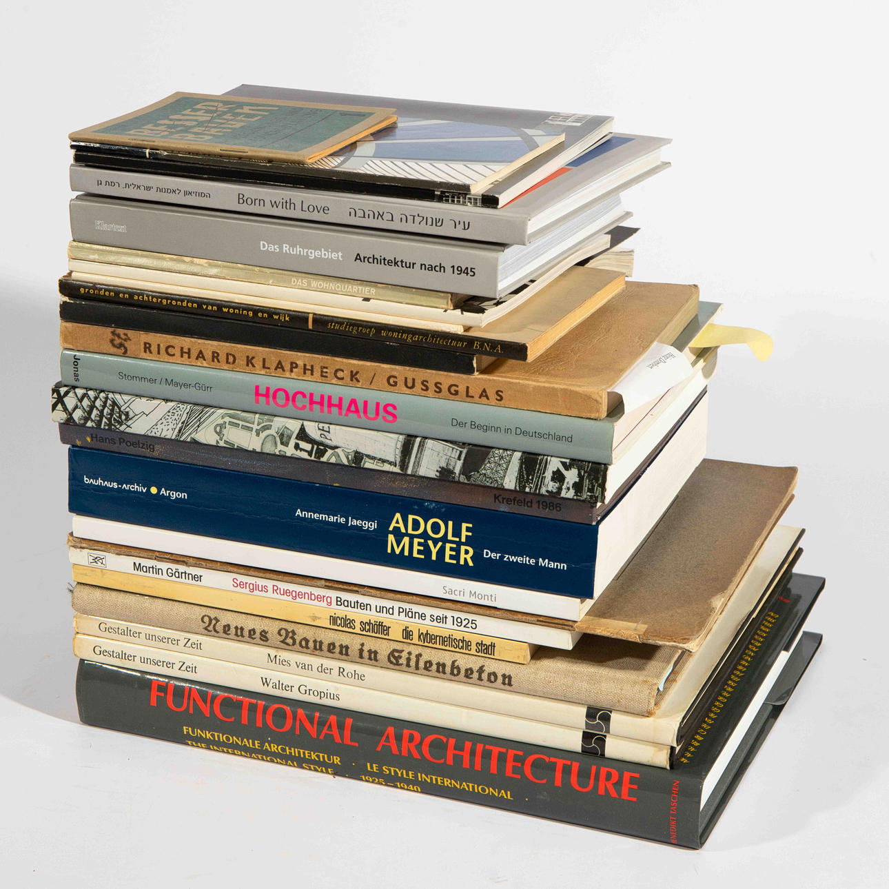 23 architecture books (30-204).