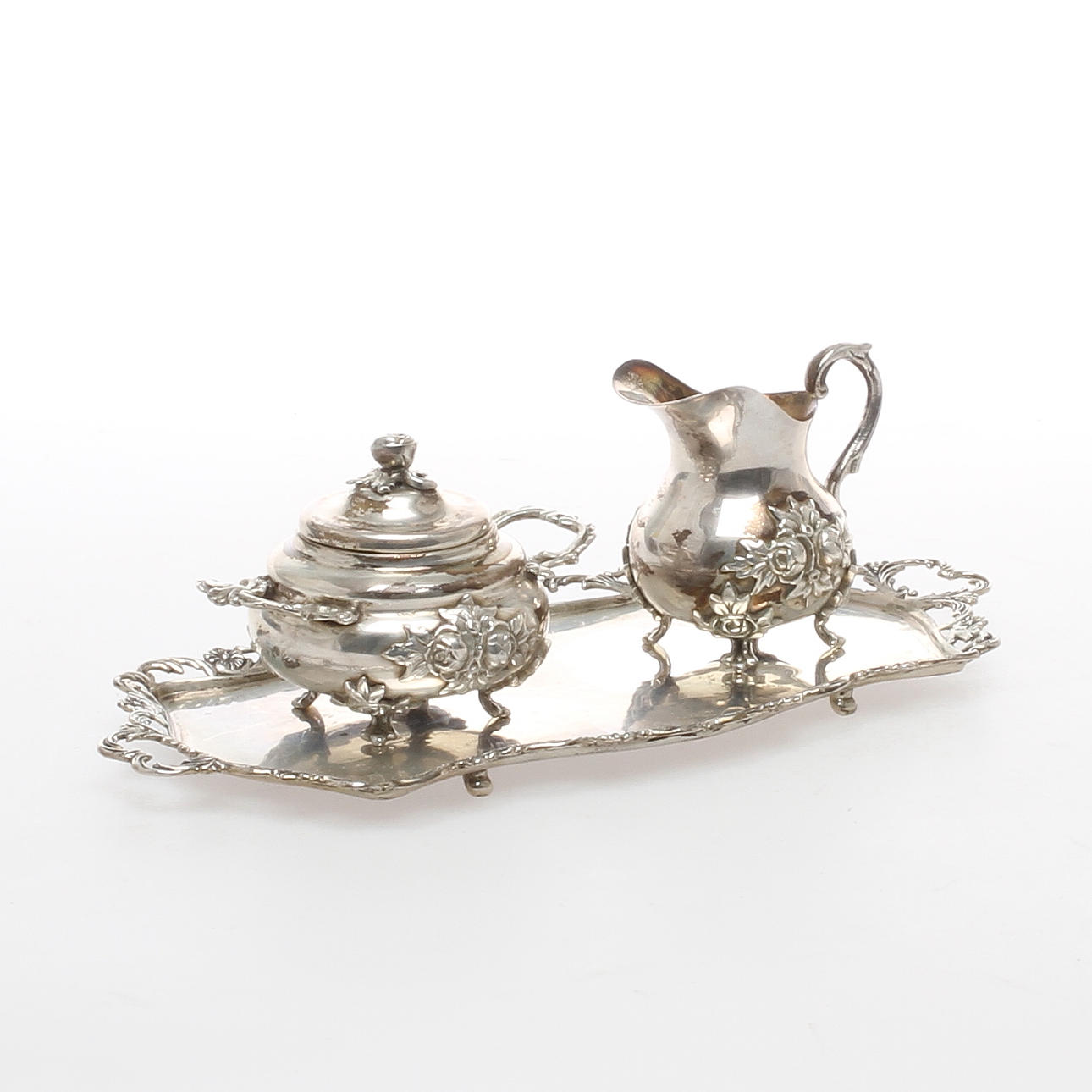 SOCKERSKÅL, GRÄDDKANNA och BRICKA, silver, 1900-tal.
