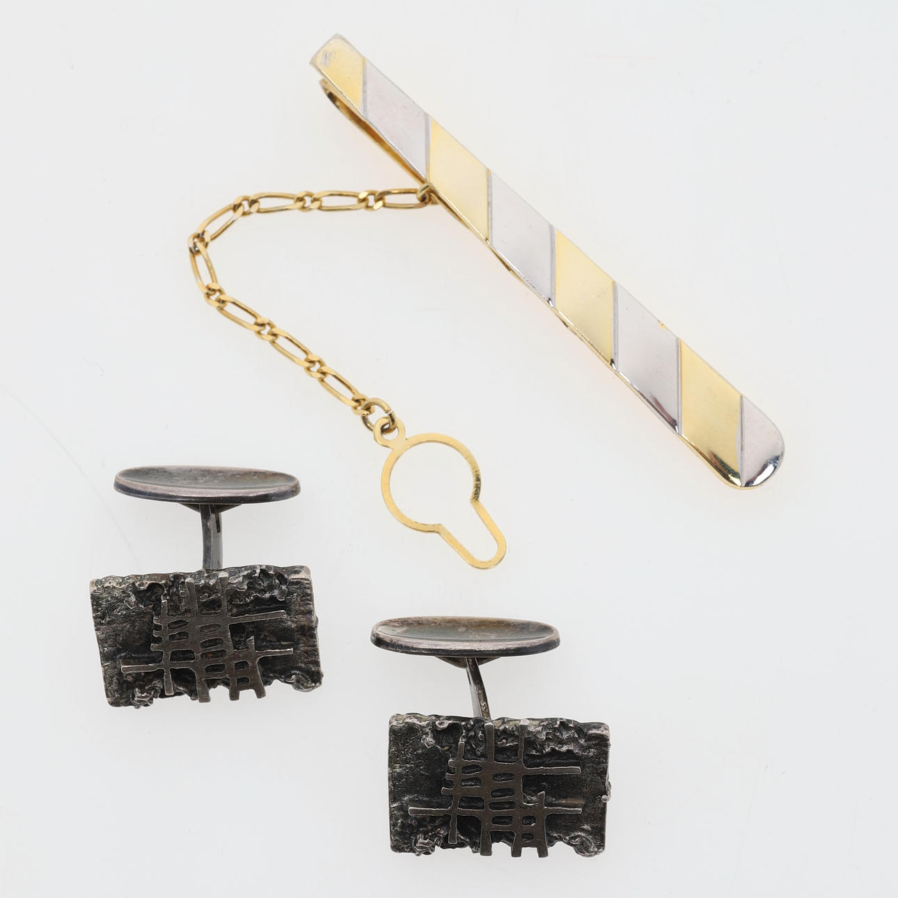 MANSCHETTENKNÖPFE & KRAWATTENNADEL, Silber.