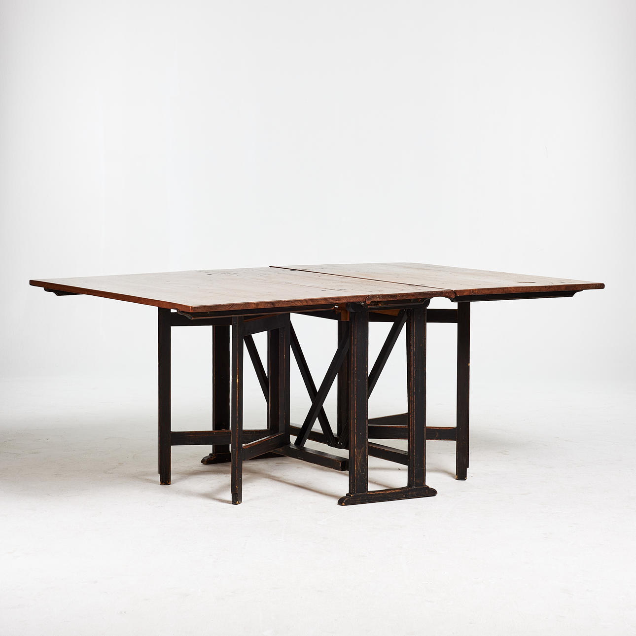 BATTLE TABLE, 19th century, pine, dark stained leg stand. Furniture ...