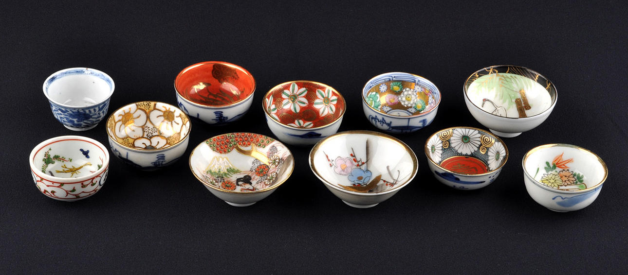 ”MYCKET 11 SKULL SKÅLAR”. Dating mitten av 1900-talet.