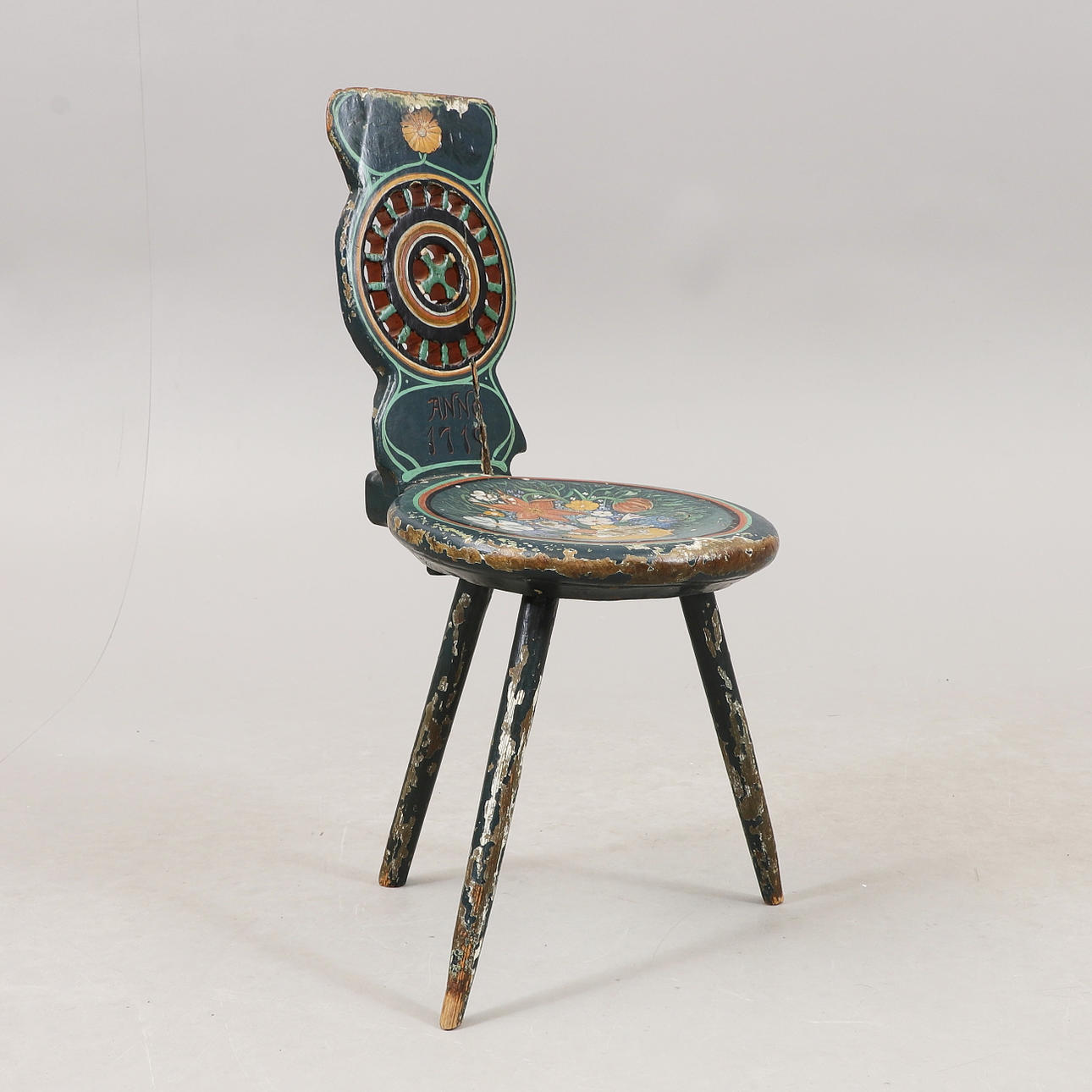 TUOLI, kolmijalkainen, maalattu, tavallinen, merkitty 1719.