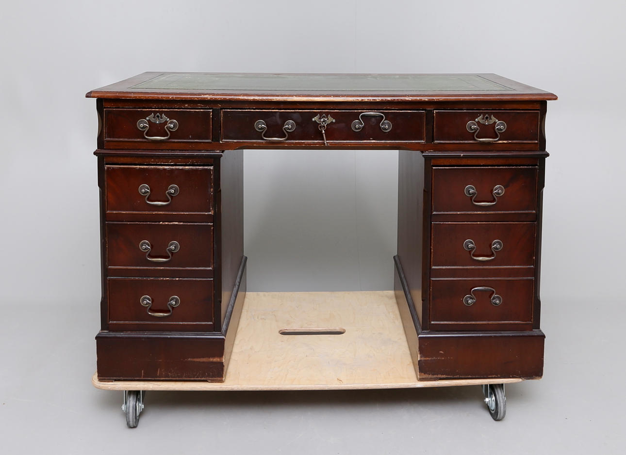 SKRIVBORD, "Engelsk stil". 1900-tal.