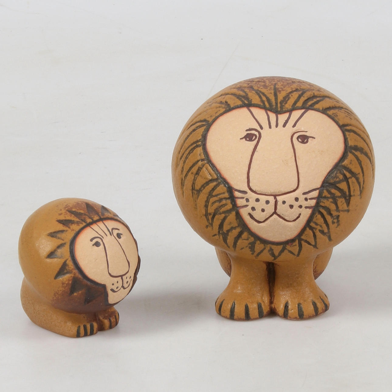 LISA LARSON. Figurines, 2 pcs, partly glazed stoneware