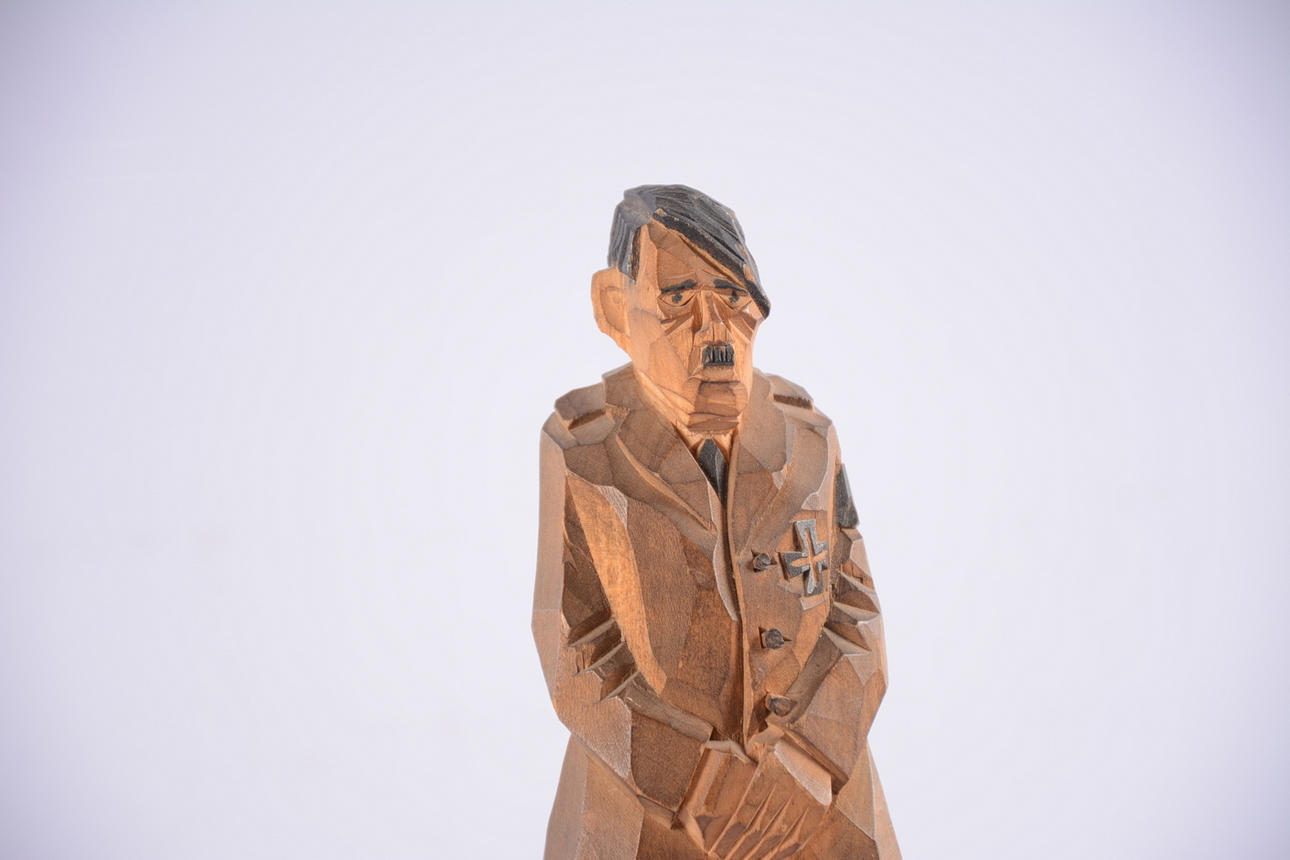 GUNNARSSON. TRÄFIGUR, Adolf Hitler.