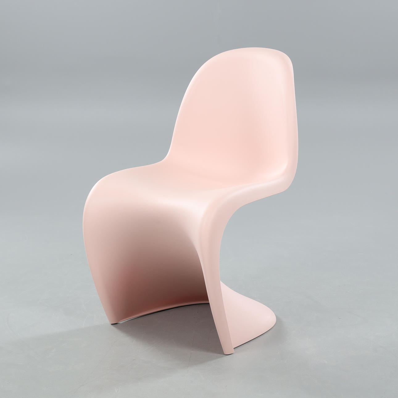 VERNER PANTON. " Silla Panton", Vitra, 2022.