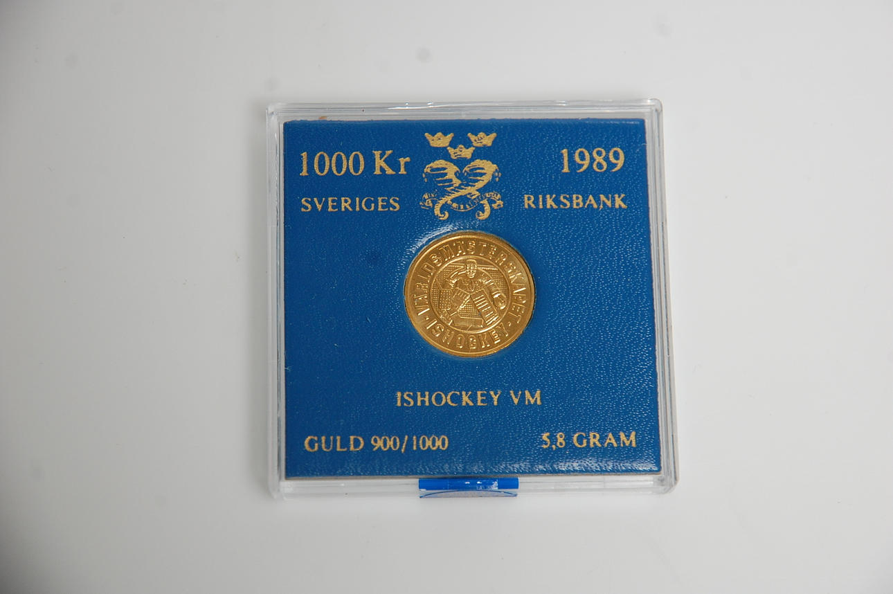 GULDMYNT 1000 kr, 5,8 g, 21,6 K, ishockey V M 1989.