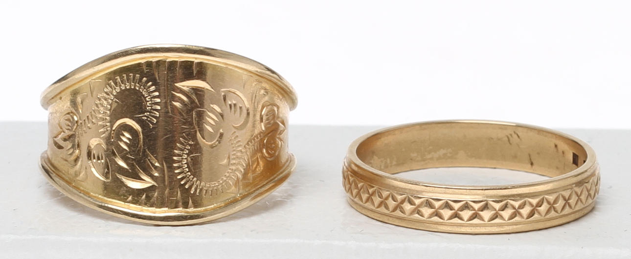 RINGAR, 2 st, 18k guld. Tot vikt 6,4 gram.