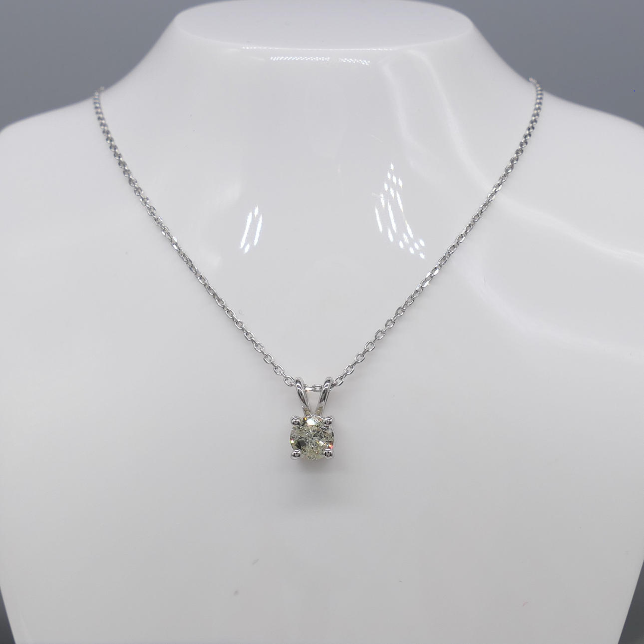 0,51 KT. DIAMANT -SOLITAIRE-Halskette.