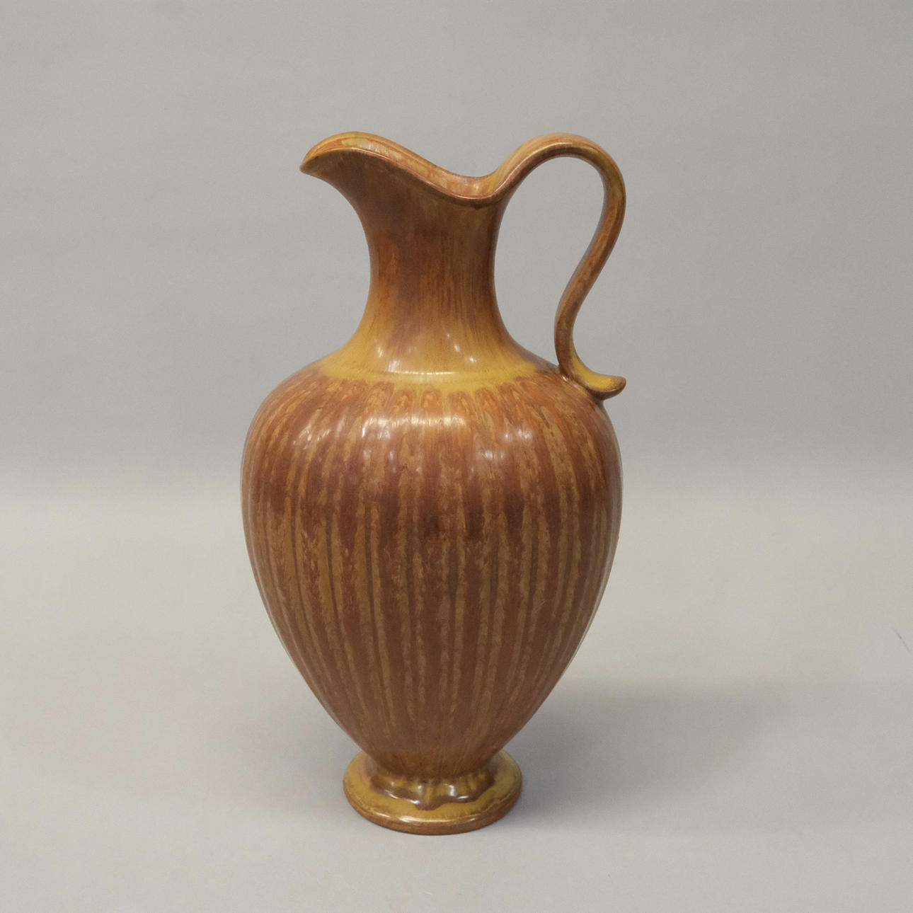 GUNNAR NYLUND. RÖRSTRAND HÄNKEL VASE.