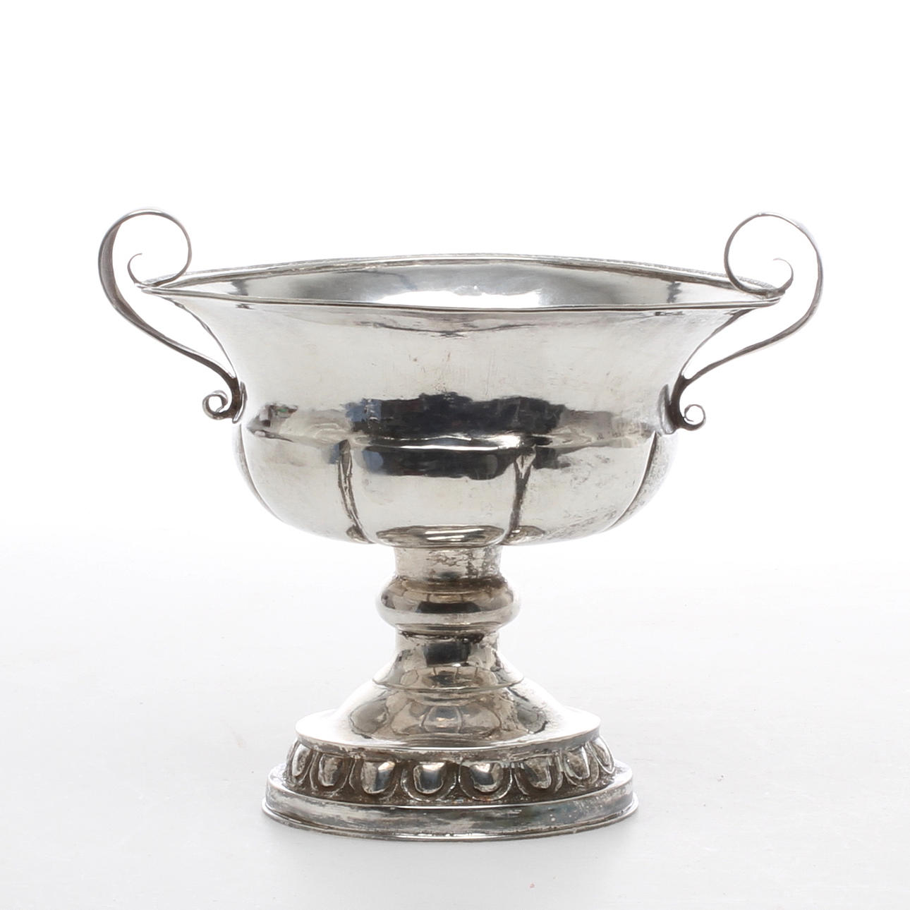 SKÅL PÅ FOT, silver, Carl Theodor Öhman, Piteå, verksam 1850-1886.