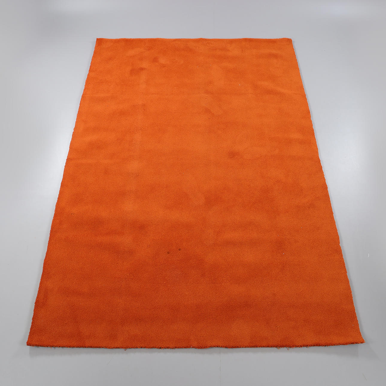 KASTHALL, matta, "Mark" orange, ca 300x200 cm.