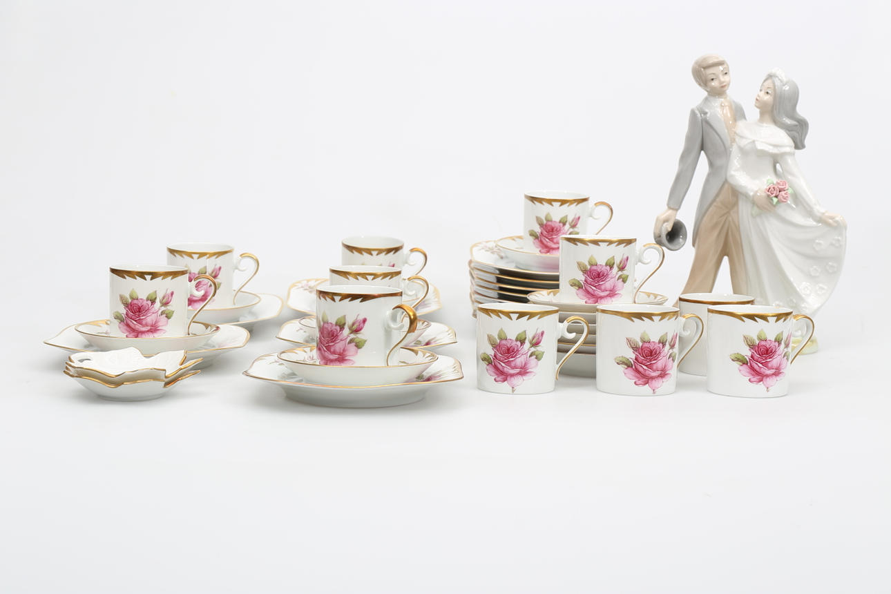 KAFFESERVIS OCH FIGURIN, porslin, 39 delar. bland annat Hackefors.