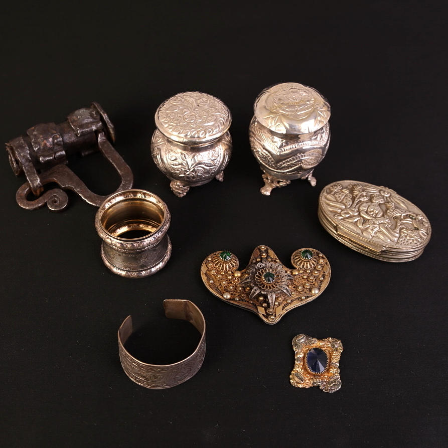 NYSILVER- och METALLFÖREMÅL, 8 st, 1800-/1900-tal.