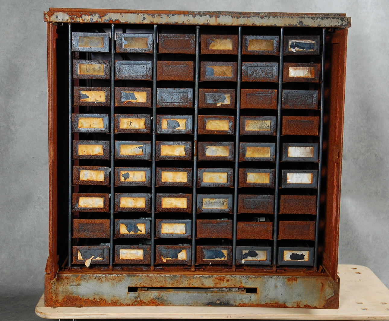 ARKIVSKÅP, plåt 54 lådor, 1900-tal.