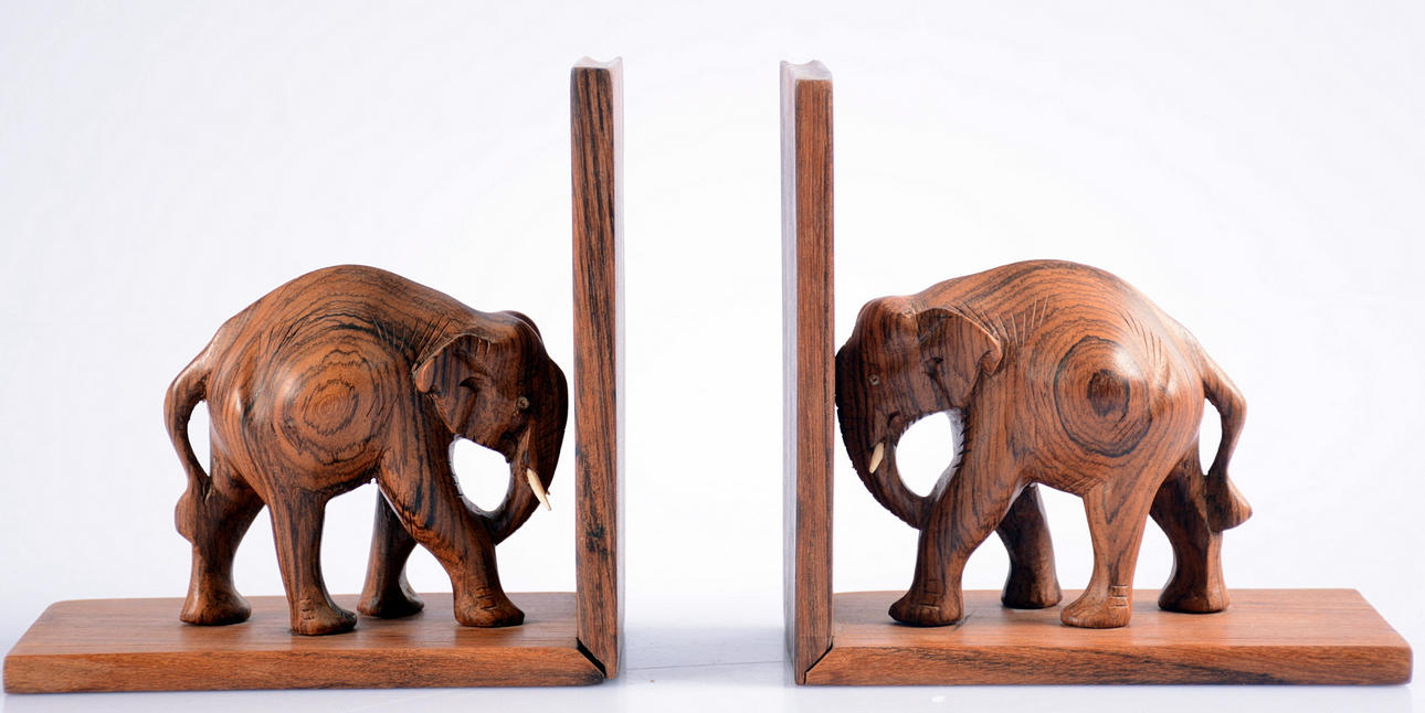 BOKSTÖD 1 par, i form av elefanter,1900-talets andra hälft.